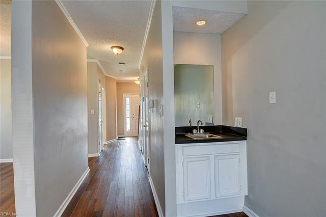 4206 Minnard CT, Virginia Beach, VA 23462
