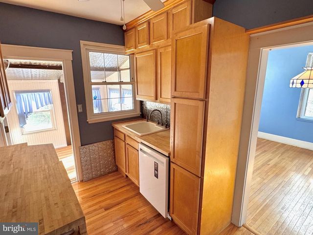 331 SUNSET RD, Reading, PA 19611