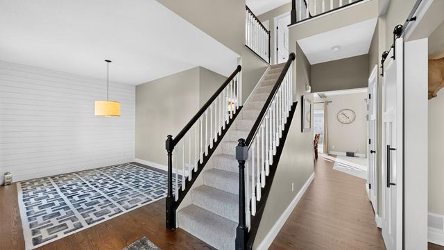 8690 W 176th Street W, Lakeville, MN 55044