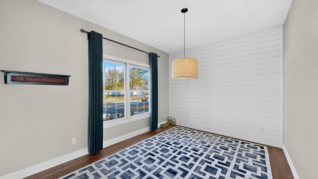 8690 W 176th Street W, Lakeville, MN 55044
