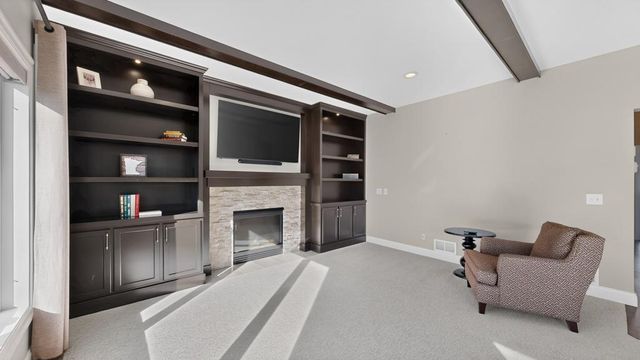 8690 W 176th Street W, Lakeville, MN 55044