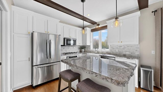 8690 W 176th Street W, Lakeville, MN 55044