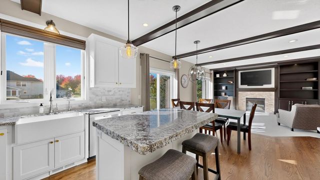 8690 W 176th Street W, Lakeville, MN 55044
