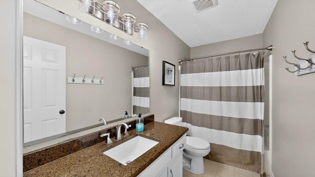 8690 W 176th Street W, Lakeville, MN 55044