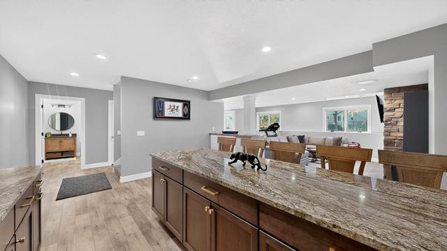 8690 W 176th Street W, Lakeville, MN 55044
