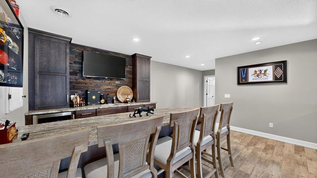 8690 W 176th Street W, Lakeville, MN 55044
