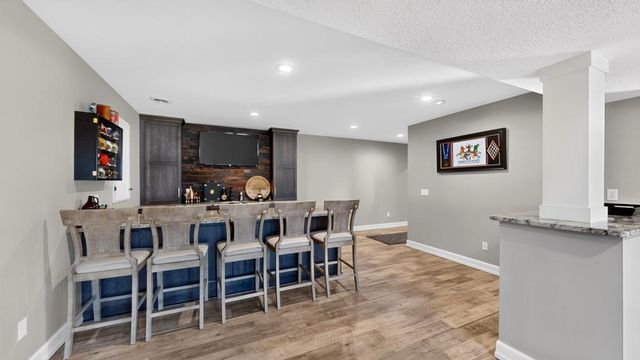 8690 W 176th Street W, Lakeville, MN 55044