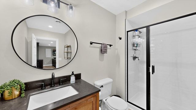 8690 W 176th Street W, Lakeville, MN 55044