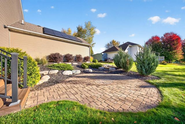 8690 W 176th Street W, Lakeville, MN 55044