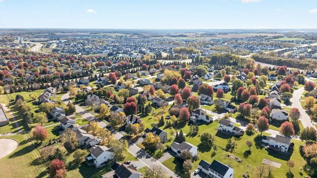 8690 W 176th Street W, Lakeville, MN 55044