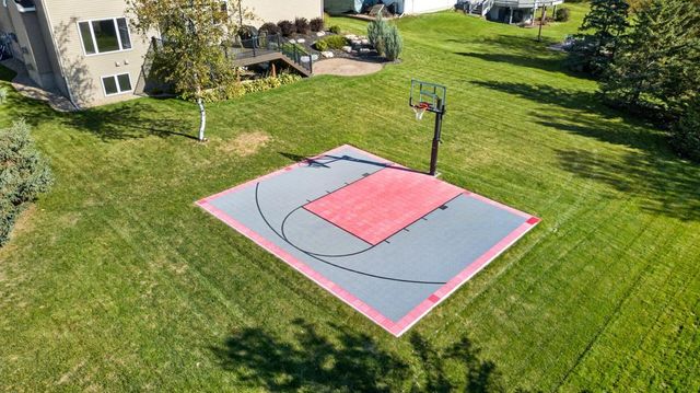 8690 W 176th Street W, Lakeville, MN 55044