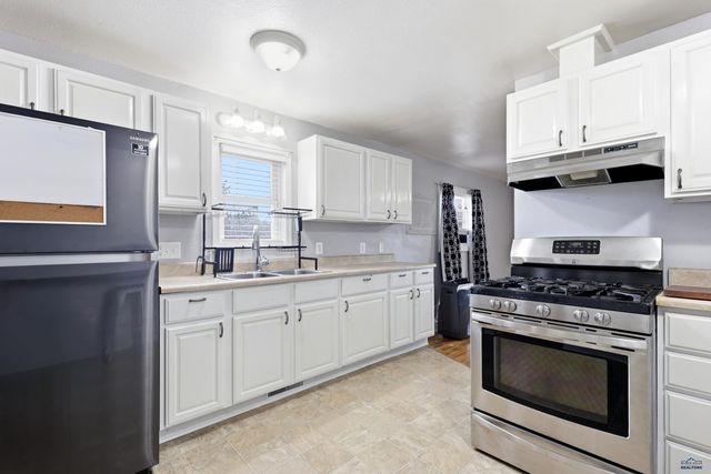420 E WATERTOWN, Rapid City, SD 57701