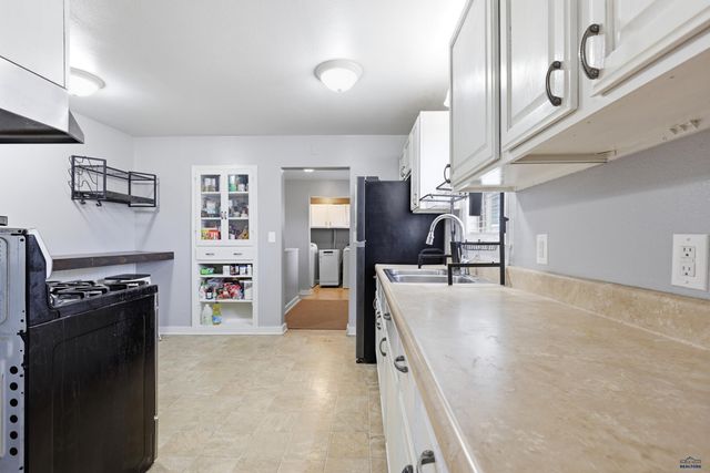 420 E WATERTOWN, Rapid City, SD 57701
