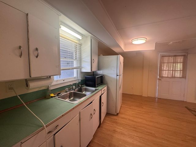 1904 Palmetto Boulevard, Edisto Island, SC 29438