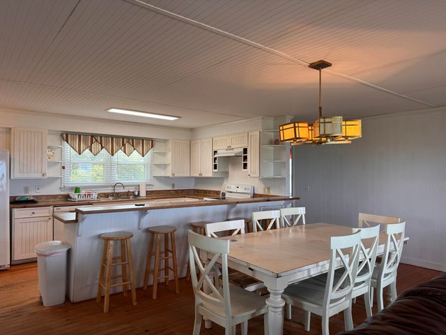 1904 Palmetto Boulevard, Edisto Island, SC 29438