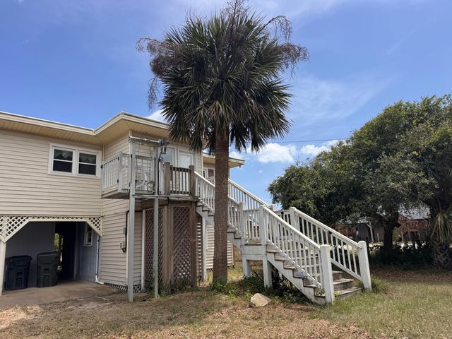 1904 Palmetto Boulevard, Edisto Island, SC 29438