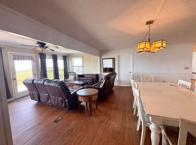 1904 Palmetto Boulevard, Edisto Island, SC 29438