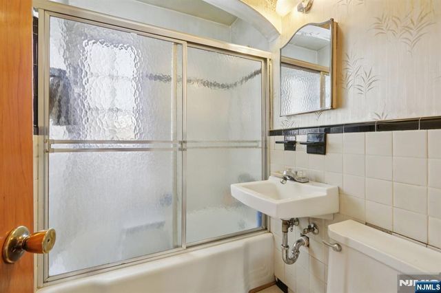 261 Idaho Street, Paramus, NJ 07652