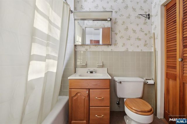 261 Idaho Street, Paramus, NJ 07652