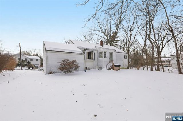 261 Idaho Street, Paramus, NJ 07652