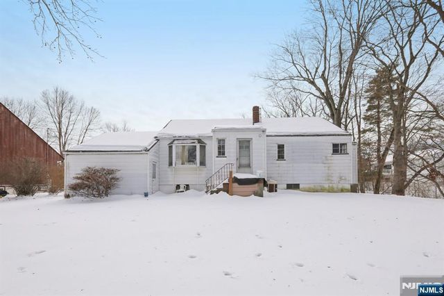 261 Idaho Street, Paramus, NJ 07652