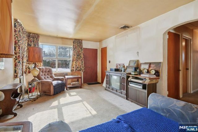 261 Idaho Street, Paramus, NJ 07652