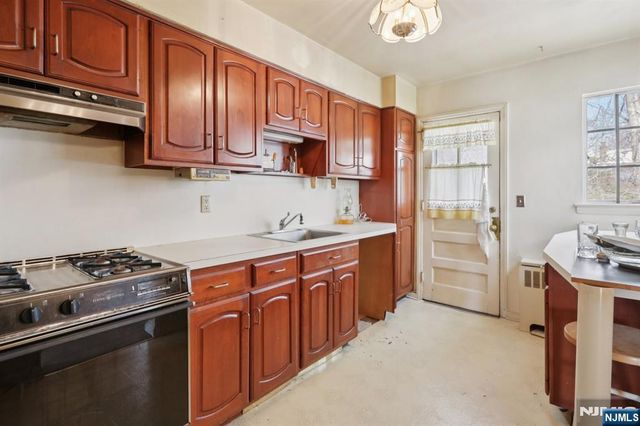 261 Idaho Street, Paramus, NJ 07652