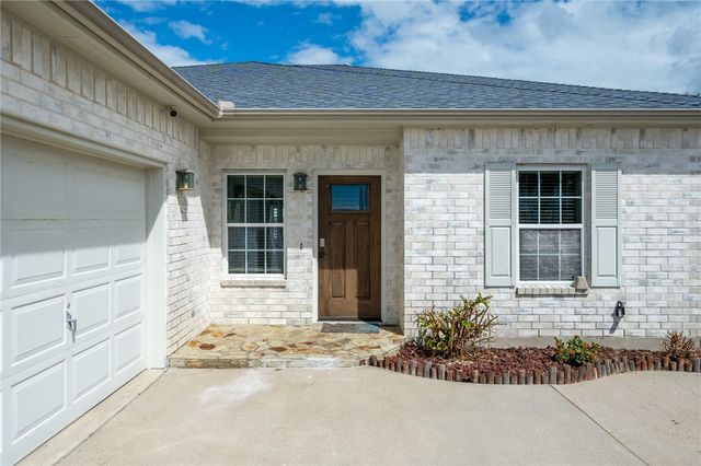 116 Bay Ct, Aransas Pass, TX 78336