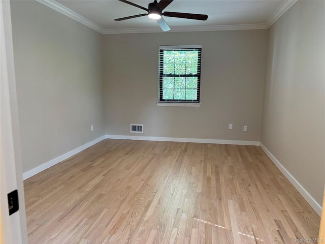 452 Somerset Drive F, Pearl River, NY 10965