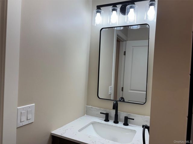 452 Somerset Drive F, Pearl River, NY 10965