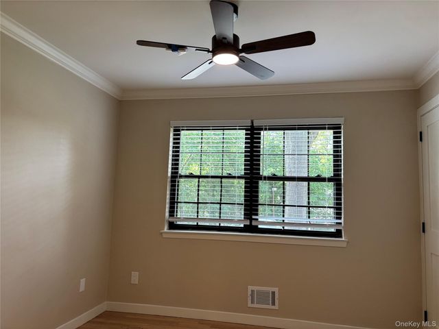 452 Somerset Drive F, Pearl River, NY 10965