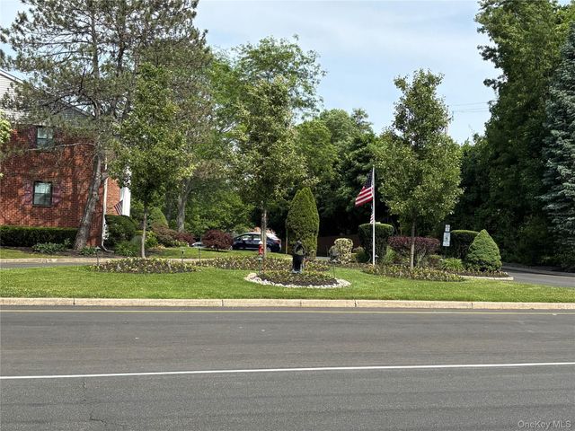 452 Somerset Drive F, Pearl River, NY 10965