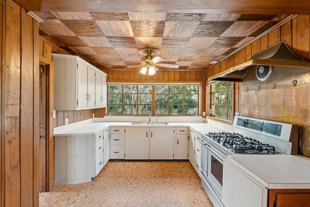 2000 Minott Street, Charleston, SC 29412