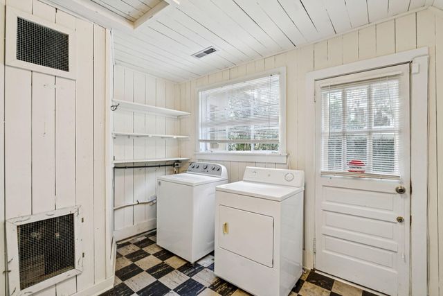 2000 Minott Street, Charleston, SC 29412