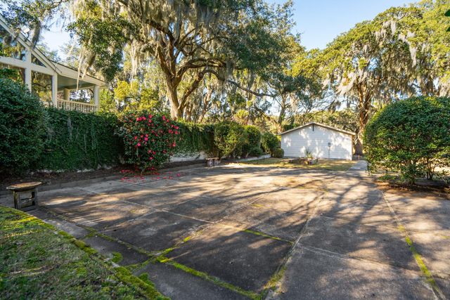 2000 Minott Street, Charleston, SC 29412