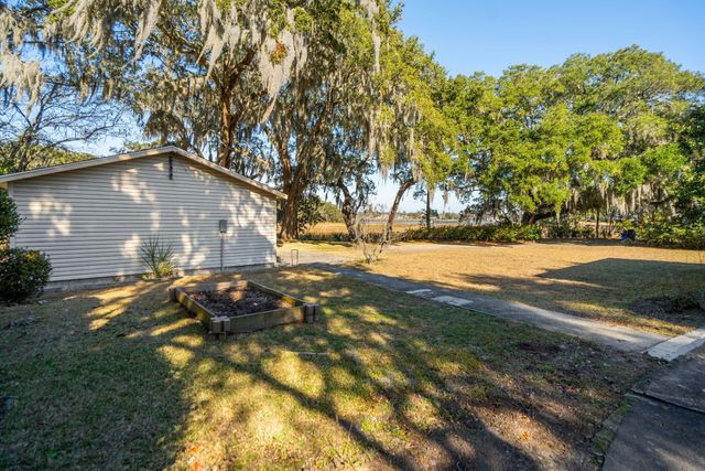 2000 Minott Street, Charleston, SC 29412