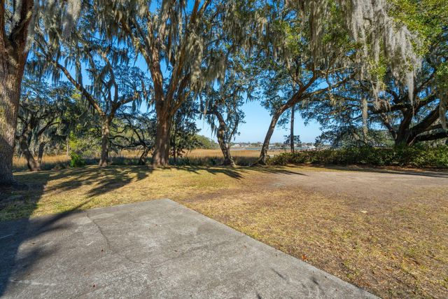 2000 Minott Street, Charleston, SC 29412