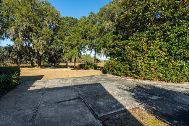 2000 Minott Street, Charleston, SC 29412