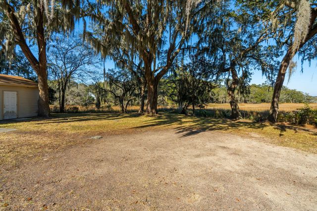 2000 Minott Street, Charleston, SC 29412