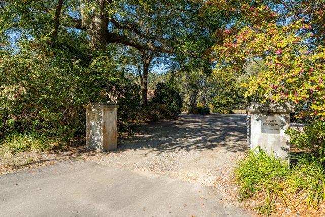 2000 Minott Street, Charleston, SC 29412