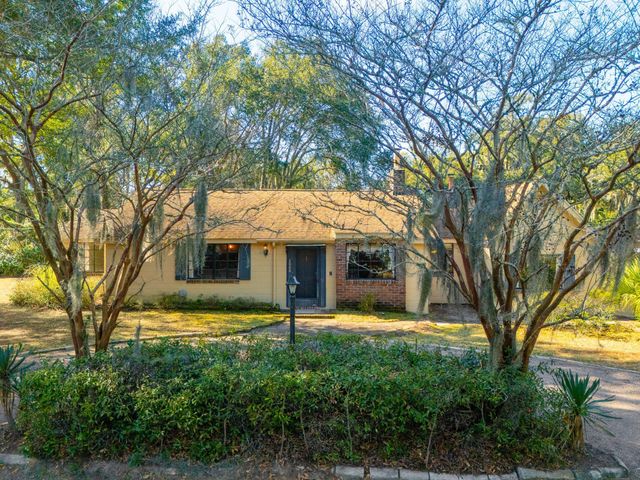 2000 Minott Street, Charleston, SC 29412