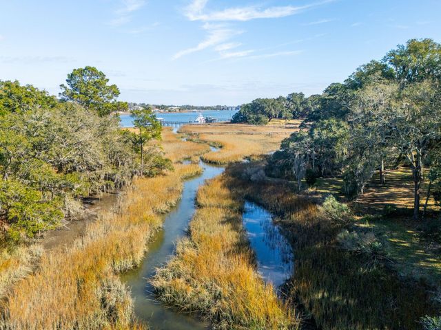 2000 Minott Street, Charleston, SC 29412