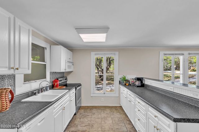 102 Ned Lane, Swansboro, NC 28584