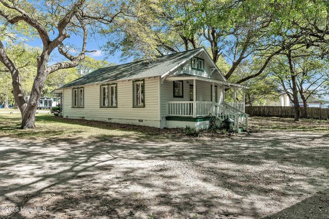 102 Ned Lane, Swansboro, NC 28584