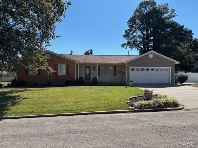 909 Saddle Spur Rd, Dexter, MO 63841