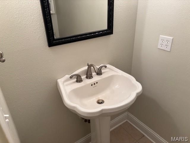 909 Saddle Spur Rd, Dexter, MO 63841