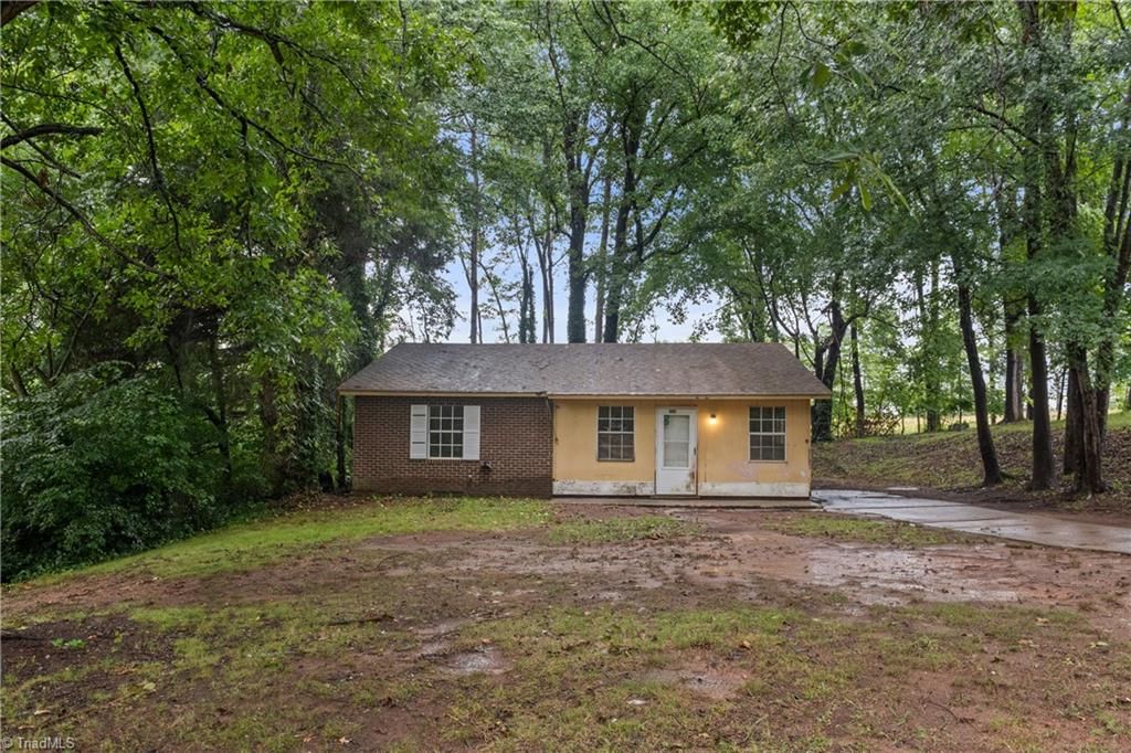 2835 Laguna Avenue, Winston-salem, NC 27103