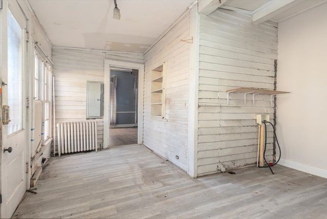 195 N WALTHALL ST, Holly Springs, MS 38635