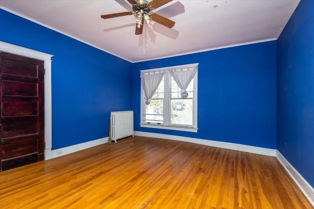 195 N WALTHALL ST, Holly Springs, MS 38635