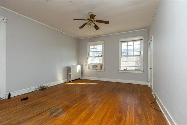 195 N WALTHALL ST, Holly Springs, MS 38635